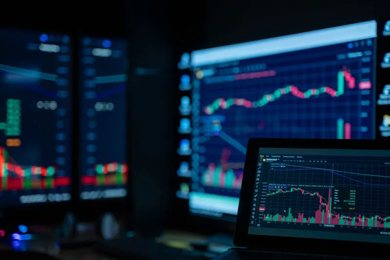 Consensus Traps: Why the Market's Most Popular Signals Often Fire at the Worst Possible Moment