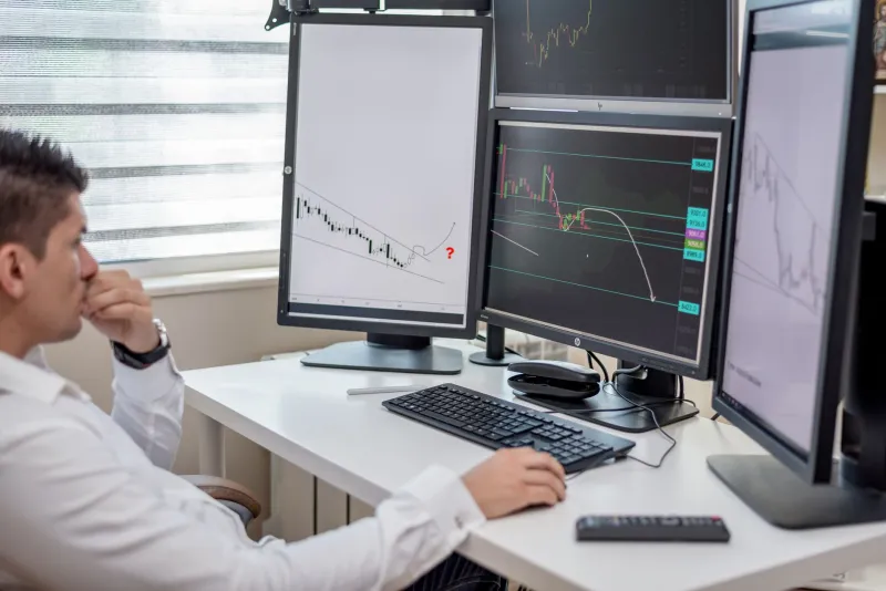 The Early Warning System: Five Economic Indicators Sophisticated Investors Watch Long Before the News Cycle Catches Up